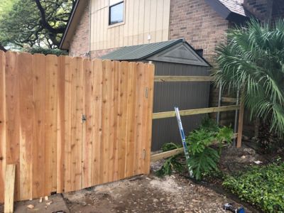 Need your fence repaired or replaced? We have the team to do it!